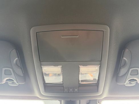 Used 2022 Dodge Challenger R/T RWD image 27