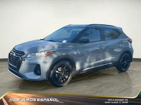 Used 2021 Nissan Kicks SR w/ SR Premium Package image 2