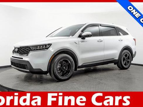 Used 2022 Kia Sorento LX image 1