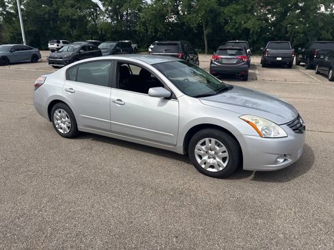 Used 2011 Nissan Altima 2.5 S FWD image 17