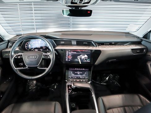 Used 2021 Audi e-tron Premium w/ Convenience Plus Package image 10
