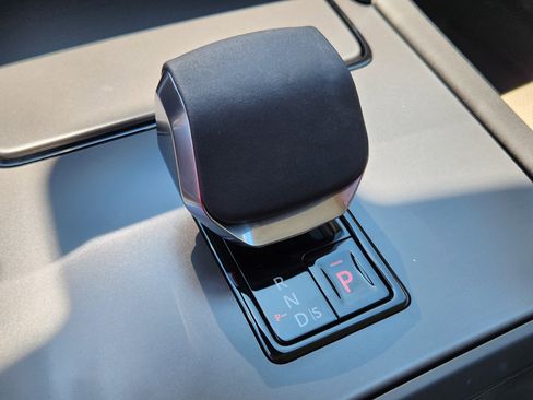 Certified 2024 Land Rover Discovery Sport S image 22