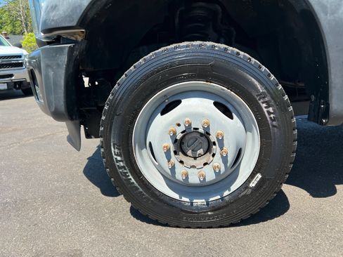 Used 2012 Ford F550 4x4 Regular Cab Super Duty w/ PWR Equipment Group image 15