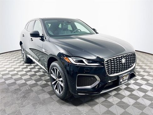 Used 2025 Jaguar F-PACE R-Dynamic S image 3