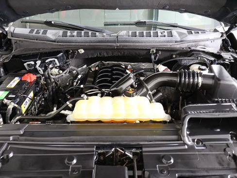 Used 2018 Ford F150 Lariat w/ Equipment Group 502A Luxury AWD/4WD image 26