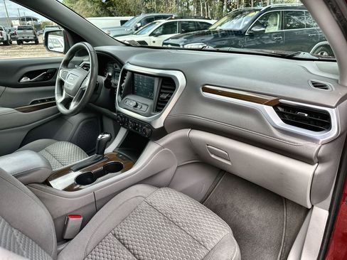 Certified 2017 GMC Acadia SLE image 27