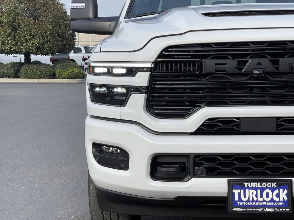 New 2026 RAM 2500 Laramie AWD/4WD image 3