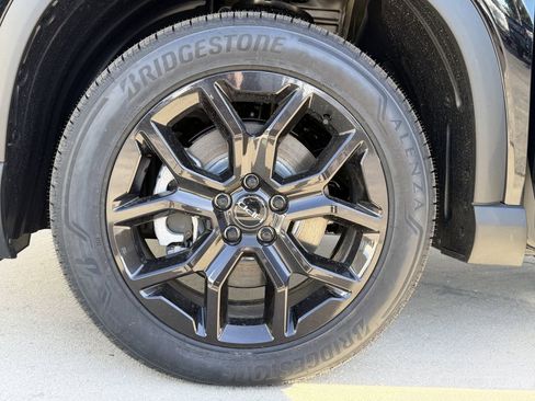 New 2025 Honda Pilot Touring image 29