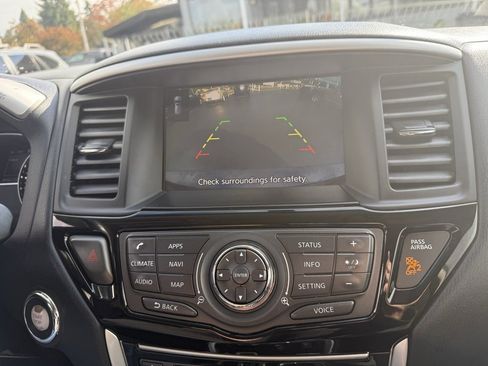 Used 2020 Nissan Pathfinder SV image 26