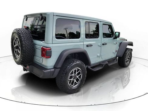 Used 2024 Jeep Wrangler Unlimited Rubicon w/ Technology Group AWD/4WD image 4
