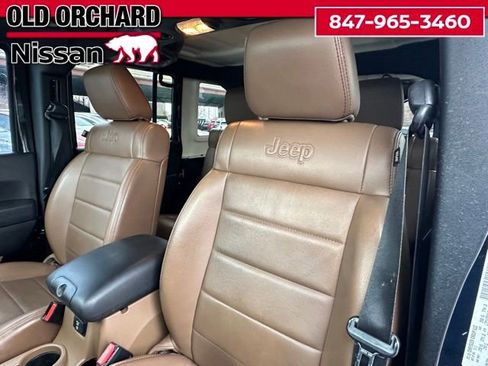 Used 2011 Jeep Wrangler Unlimited Rubicon w/ Call of Duty Group image 12