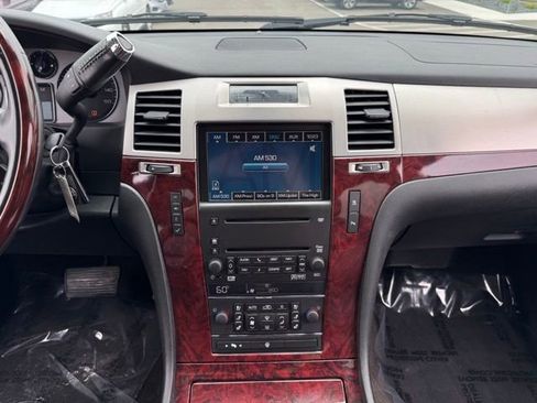 Used 2008 Cadillac Escalade EXT AWD/4WD image 2