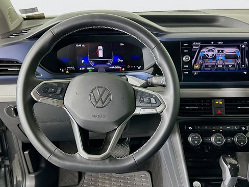 Used 2024 Volkswagen Taos SE image 18