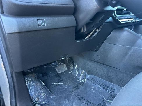 Used 2023 Chevrolet Colorado W/T image 30