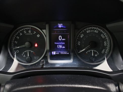 Used 2020 Toyota Tacoma TRD Off-Road w/ Technology Package AWD/4WD image 36