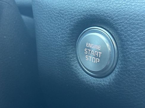 Used 2019 Kia K900 Luxury w/ VIP Package image 23