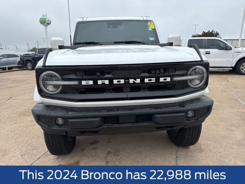 Used 2024 Ford Bronco Outer Banks AWD/4WD image 2