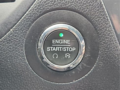 Used 2017 Ford Explorer XLT w/ Equipment Group 202A FWD image 17