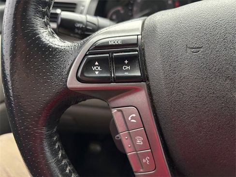 Used 2014 Honda Odyssey Touring Elite image 19