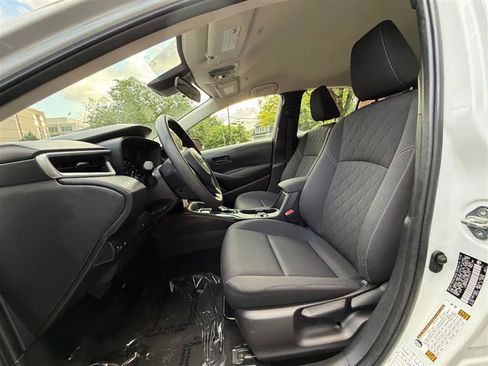 Used 2025 Toyota Corolla LE FWD image 29