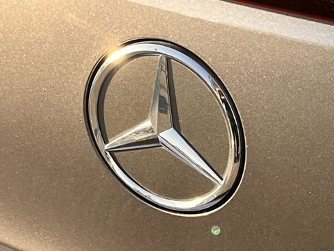 Used 2022 Mercedes-Benz EQB 350 4MATIC image 35