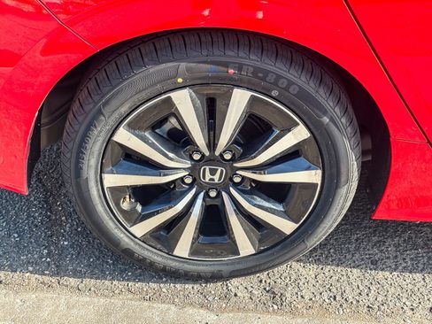 Used 2024 Honda Civic EX-L image 12