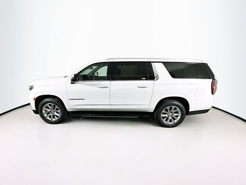 Used 2023 Chevrolet Suburban Premier image 4