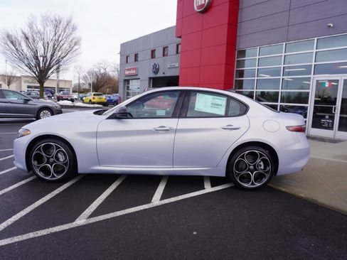 New 2025 Alfa Romeo Giulia AWD w/ Driving Assist Package image 10
