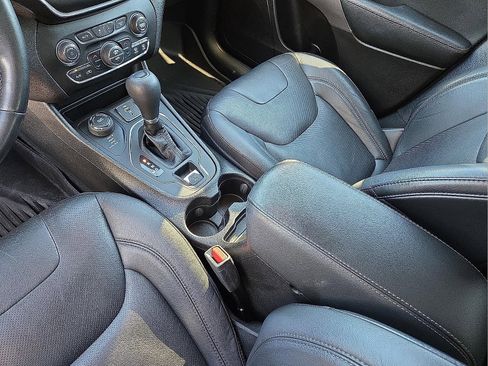 Used 2021 Jeep Cherokee Latitude Lux w/ Sun & Sound Group image 25