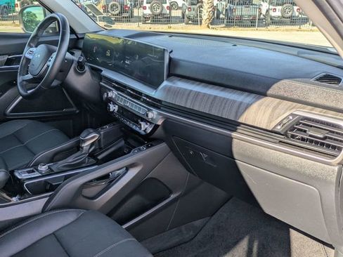 Used 2023 Kia Telluride EX w/ EX Captain's Chair Package image 35