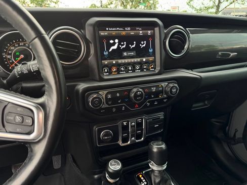 Used 2021 Jeep Wrangler Unlimited Sahara AWD/4WD image 44