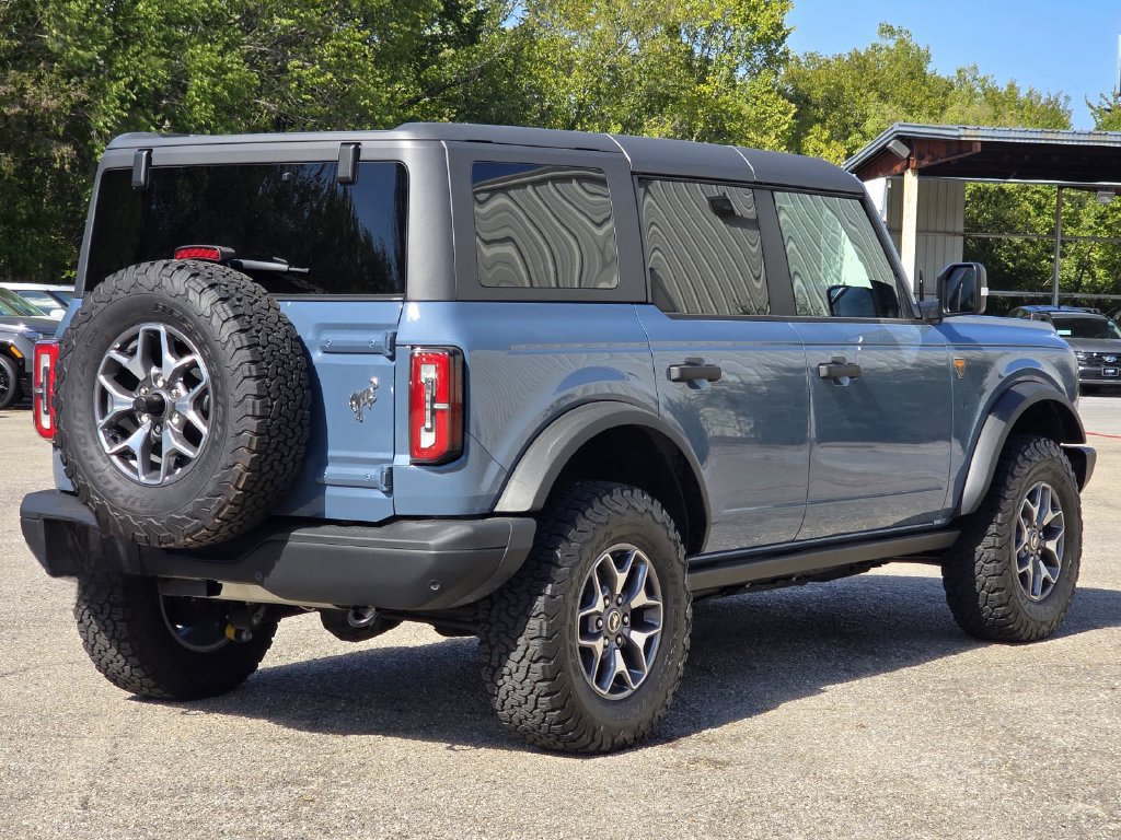 Used 2025 Ford Bronco Badlands AWD/4WD image 4