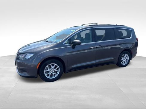 Used 2021 Chrysler Voyager Lxi FWD image 1