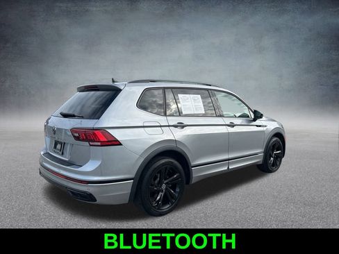 Used 2023 Volkswagen Tiguan SE R-Line image 5