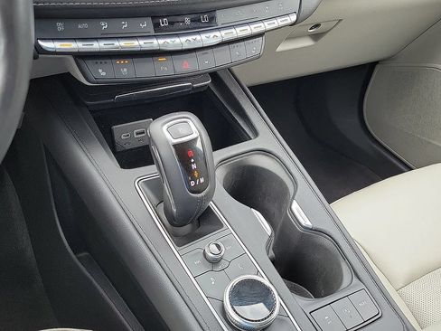 Used 2019 Cadillac XT4 Premium Luxury FWD image 16