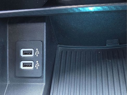 Used 2020 Ford F150 XLT w/ Equipment Group 302A Luxury AWD/4WD image 22