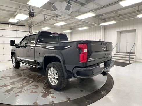 Used 2024 Chevrolet Silverado 3500 High Country w/ High Country Premium Package AWD/4WD image 12