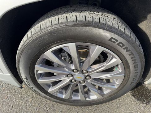 Certified 2022 Chevrolet Traverse Premier w/ LPO, Floor Liner Package image 11