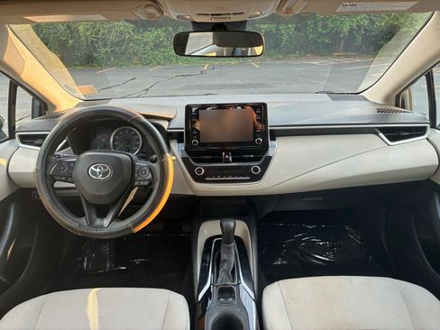 Used 2020 Toyota Corolla LE FWD image 27