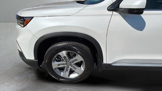 Used 2025 Honda Pilot EX-L image 42
