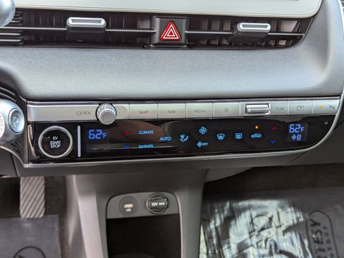 Certified 2024 Hyundai Ioniq 5 Limited AWD/4WD image 24