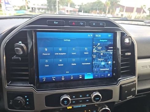 Used 2022 Ford F250 Lariat w/ Black Appearance Package AWD/4WD image 12