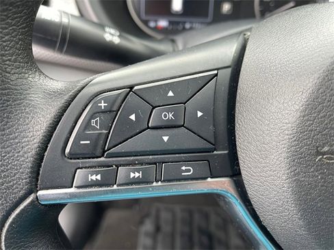 Used 2020 Nissan Kicks SV image 30