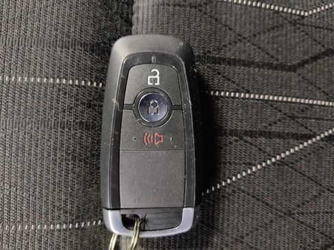 Used 2020 Ford EcoSport SE w/ SE Convenience Package image 32