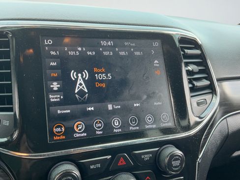 Used 2022 Jeep Grand Cherokee Limited RWD image 16