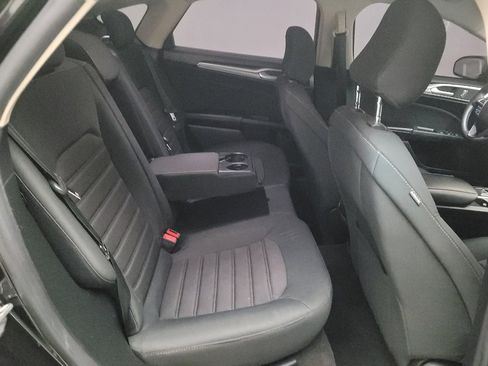 Used 2020 Ford Fusion SE image 19