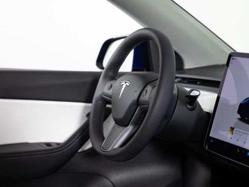 Used 2022 Tesla Model Y Performance image 26