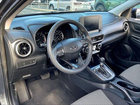 Used 2022 Hyundai Kona SE image 13
