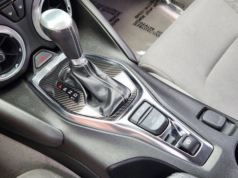 Used 2022 Chevrolet Camaro LT RWD image 19