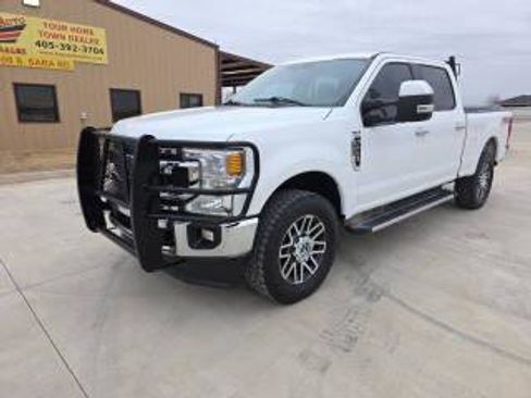 Used 2022 Ford F250 XLT w/ XLT Premium Package image 3